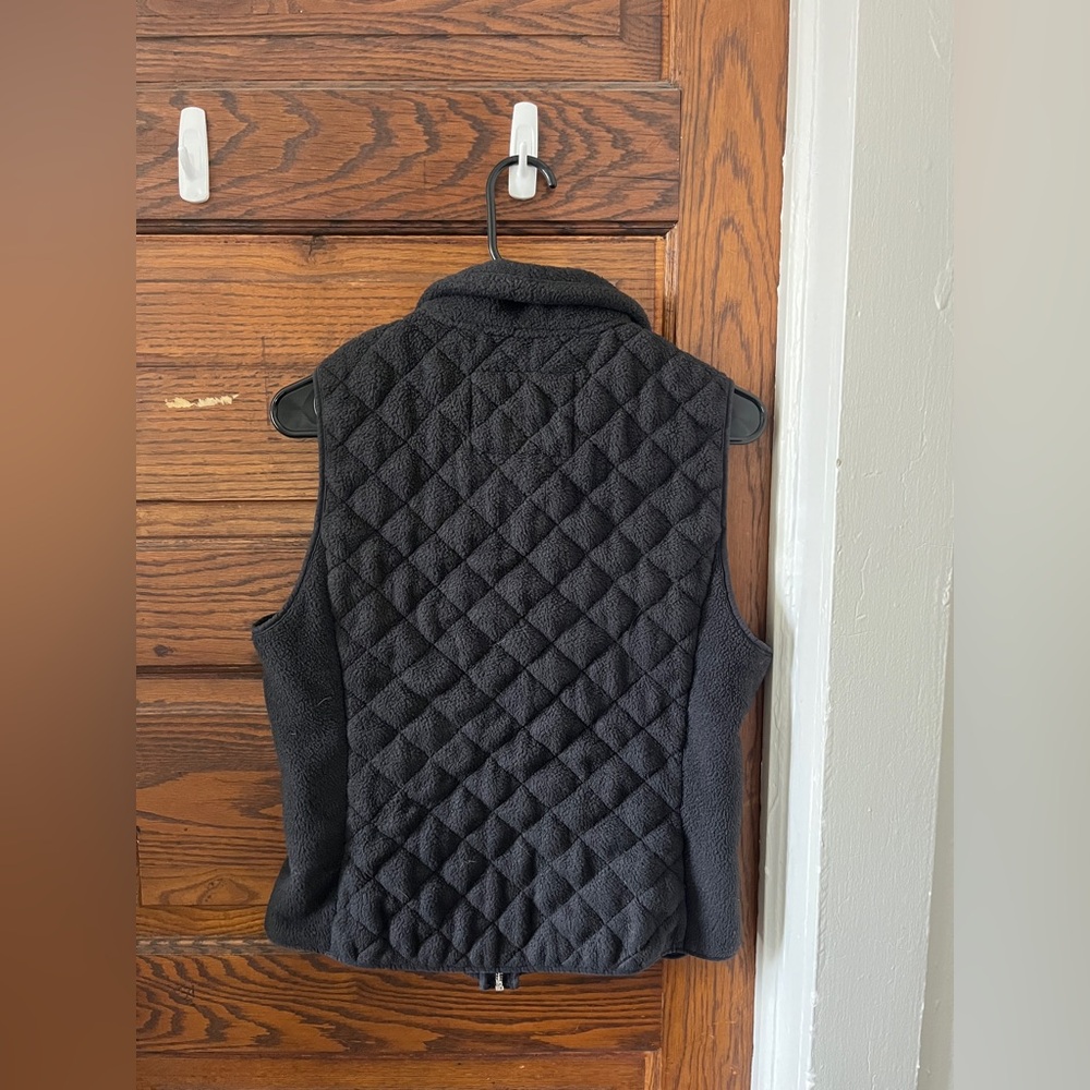 Abercrombie & Fitch Women's Black Quilted Vest - Picture 2 of 5